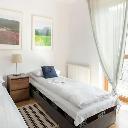 House In Centre Of By Rent Like * زاكوباني