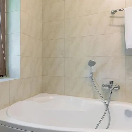 House In Centre Of By Rent Like شقة *